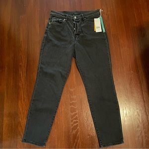 NWT H&M High Waisted Mom Jeans Black Size 10
